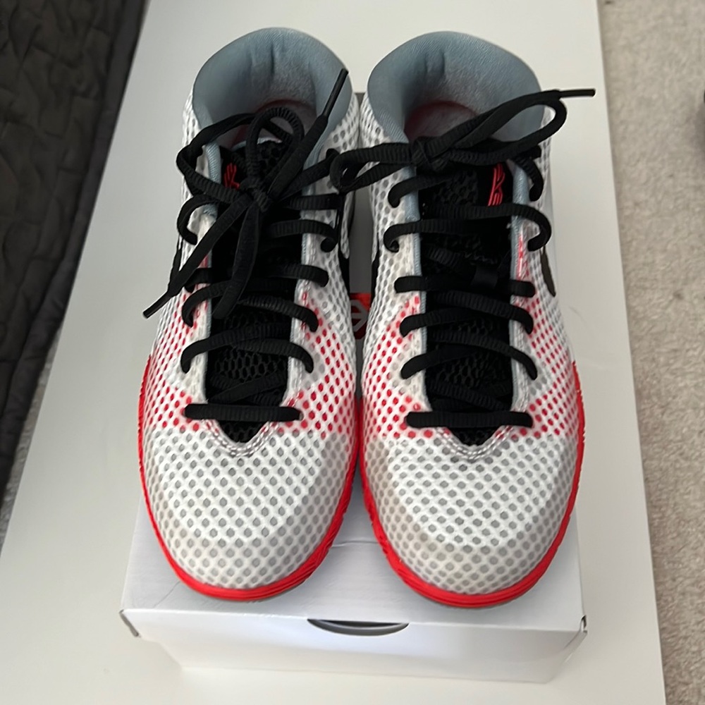 Gently used Nike Kyrie 1 - size 3.5Y woman 5
